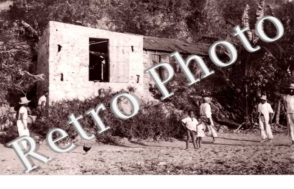 une habitation et un groupe d'habitants 28 mars 1940