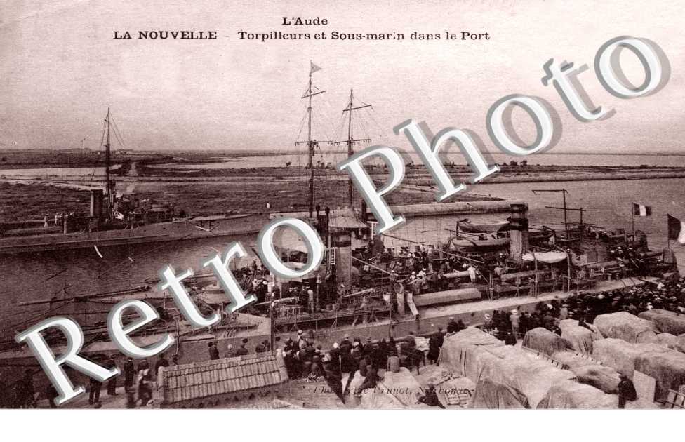 la nouvelle torpilleurs et sous-marins dans le port