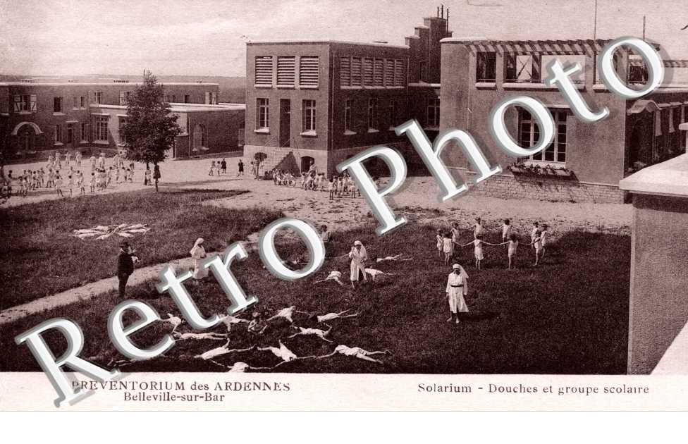 BELLEVILLE SUR BAR Preventorium Solarium et Douches et Groupe Scolaire