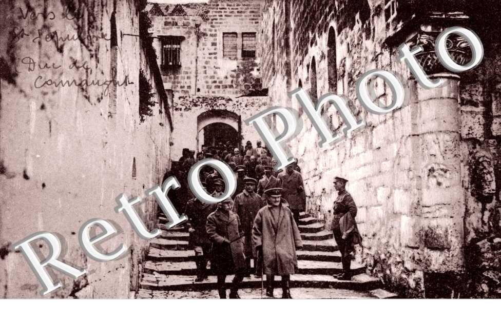 The Duke of Connaught on his way to the Holy Sepulchre - le Duc de Connaught allant visiter le Saint Sepulcre