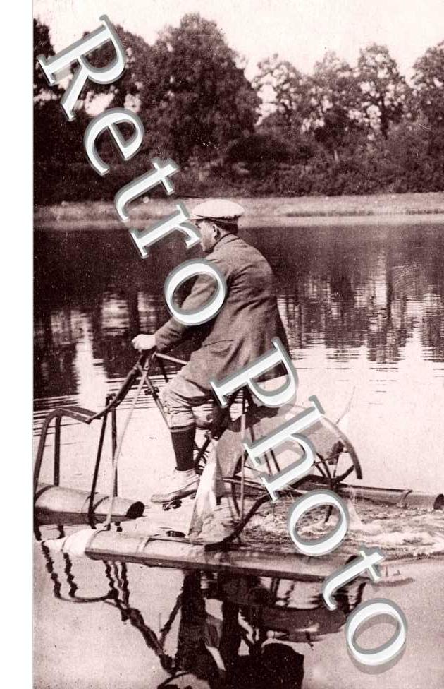 (un velo sur l'eau)