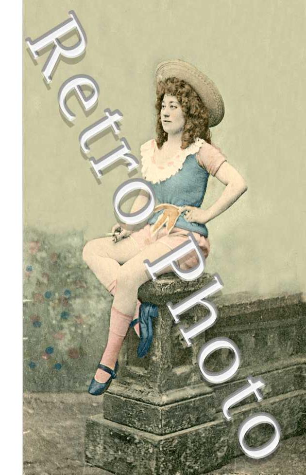 Jeune Femme Assise
