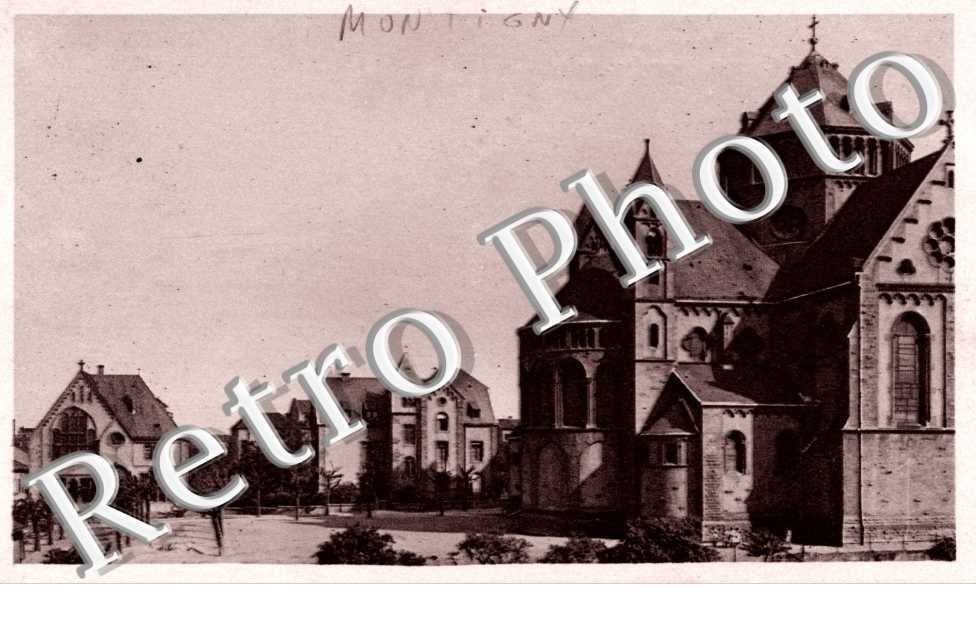 place Jeanne d'Arc - abside de l'eglise, presbytere, maison paroissiale