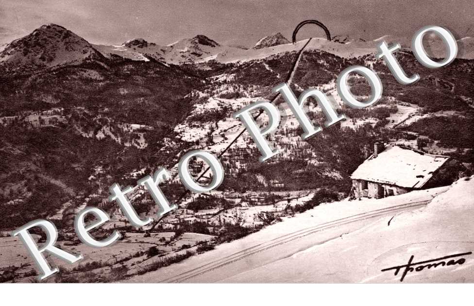 Chantemerle - pistes de Serre-Chevallier et de Serre-Ratier vues des chalets du Tronchet