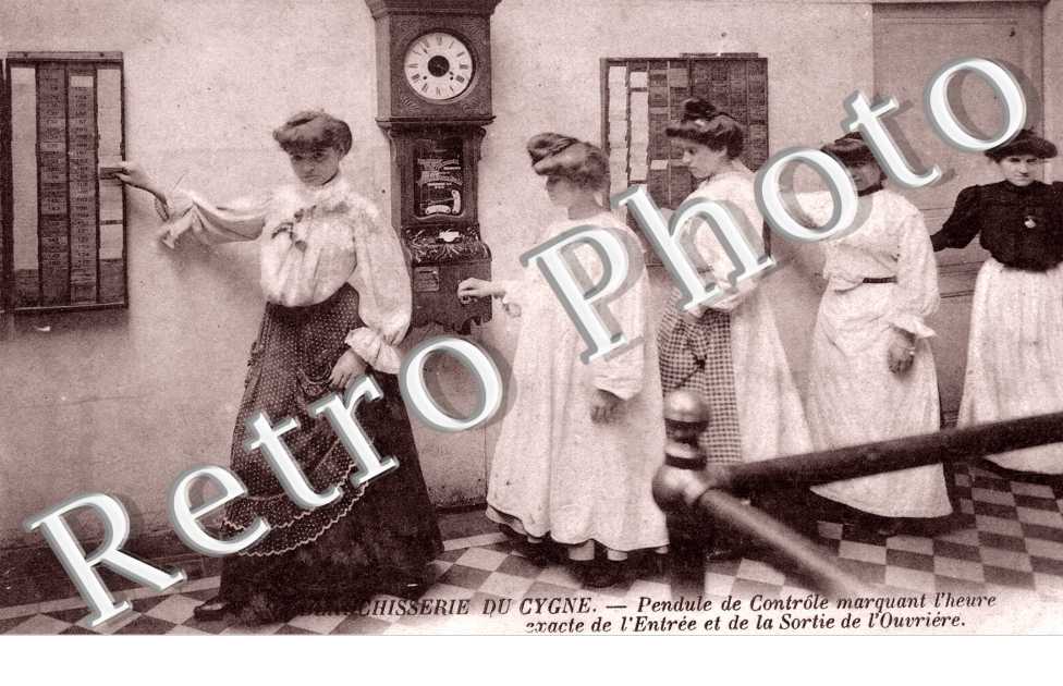Blanchisserie du Cygne Pendule de controle marquant l'heure exacte