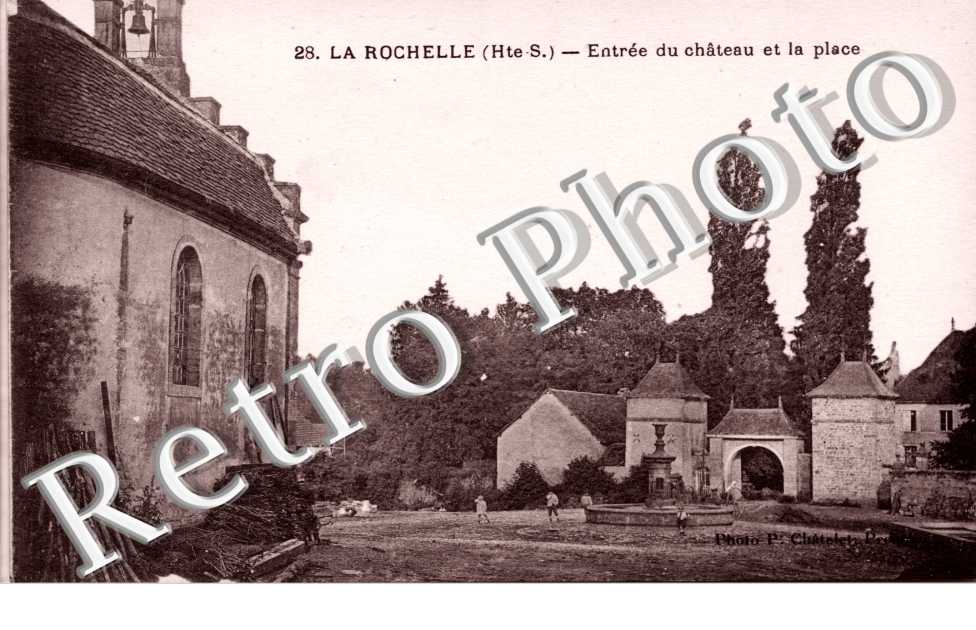Entree du Chateau et la Place