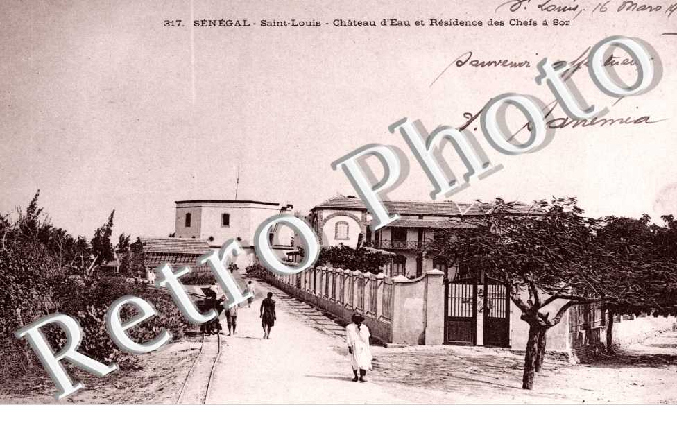 Chateau d'Eau et Residence des Chefs a Bor