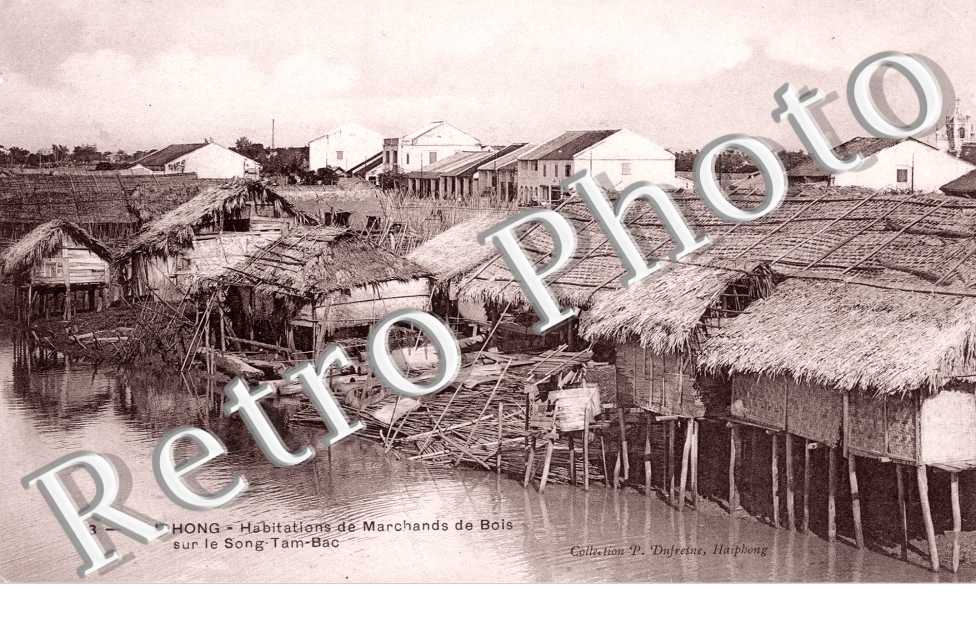  Habitations de Marchands de Bois sur le Song Tam Bac