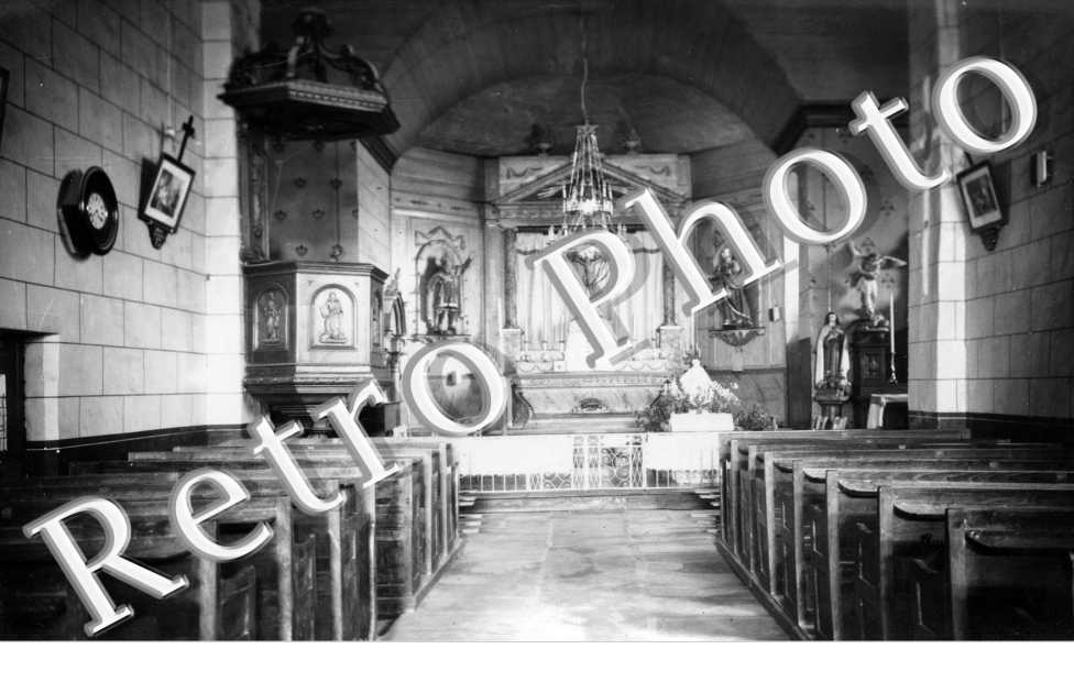 Interieur de l'eglise  