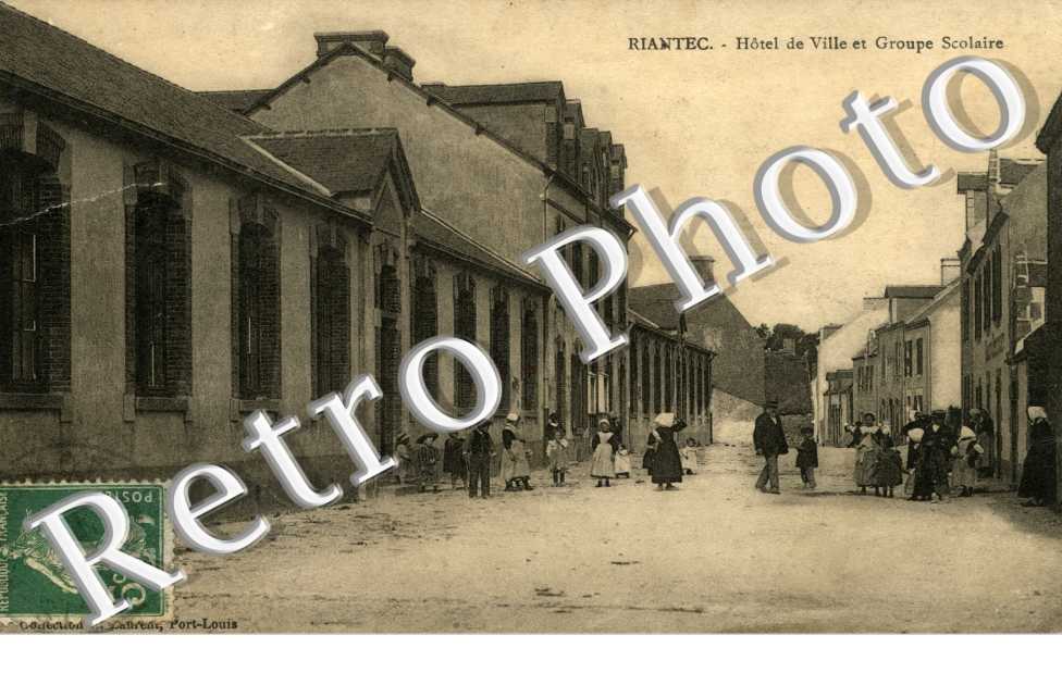 Hotel de ville et groupe scolaire