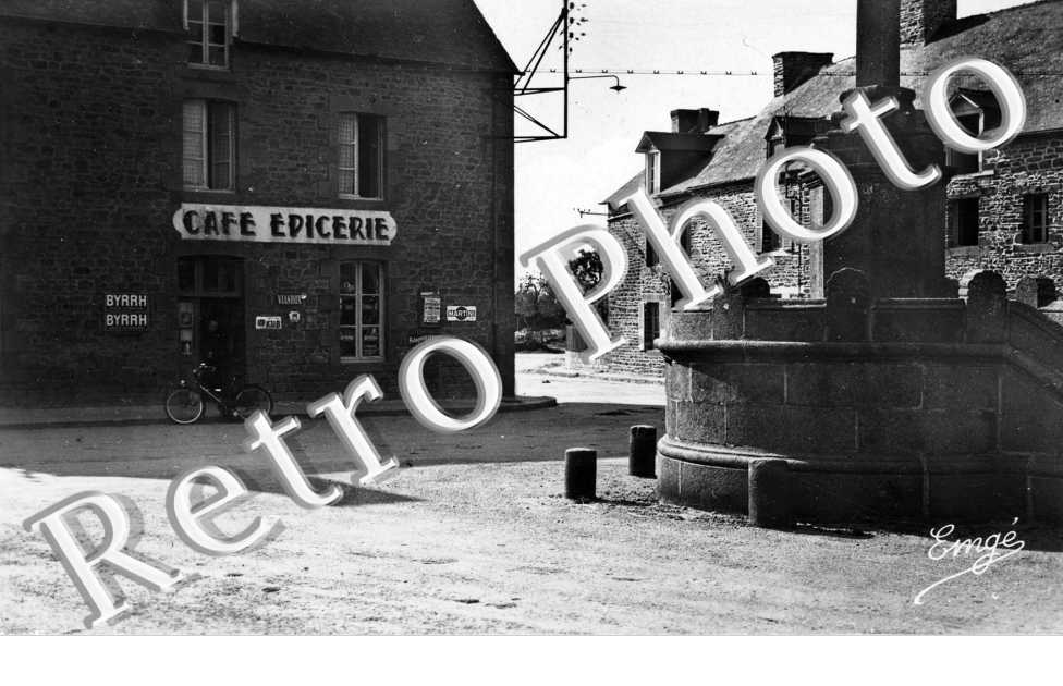 Un coin du bourg  / annees 60 /