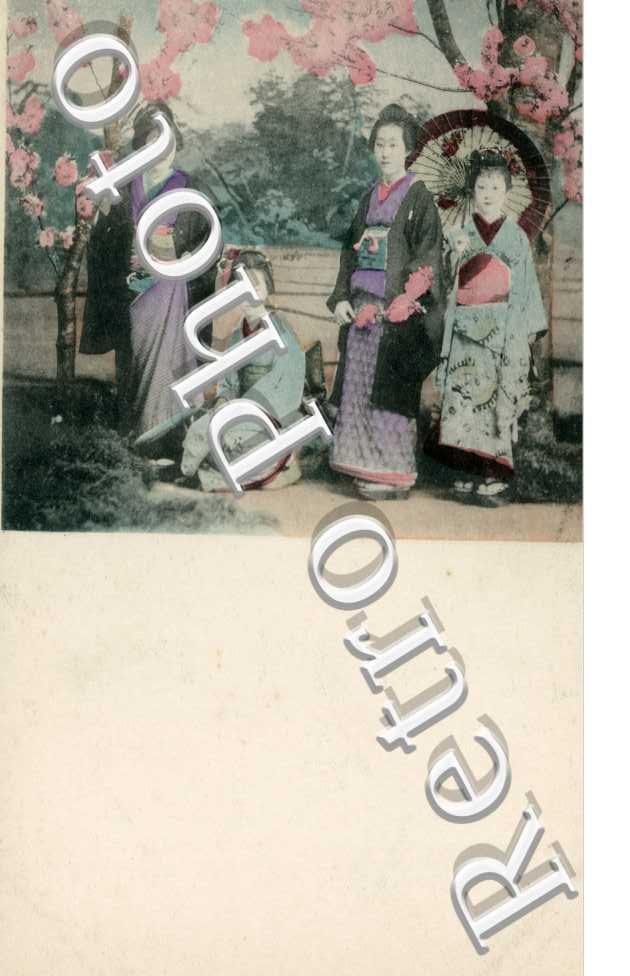 (enfants en costume)