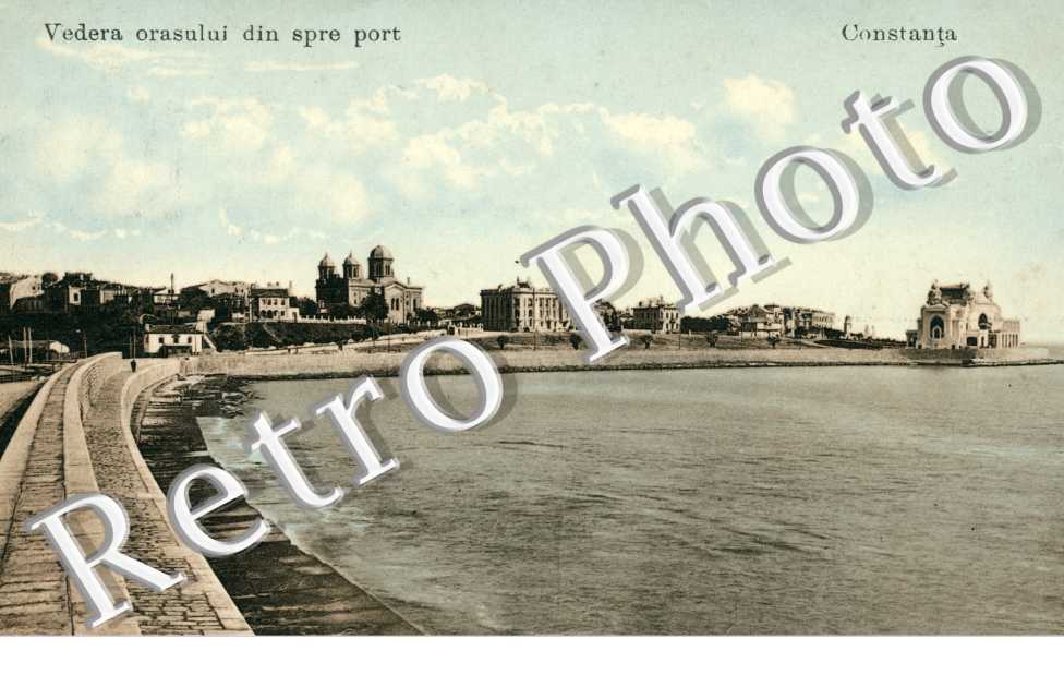 Vedera orasului din spre port