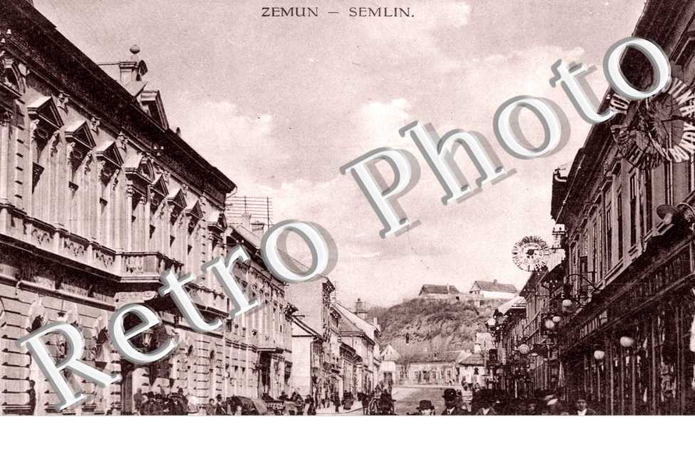 Semplin, Zimony, (une rue animee)