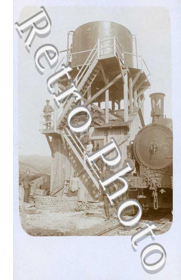 (une locomotive)