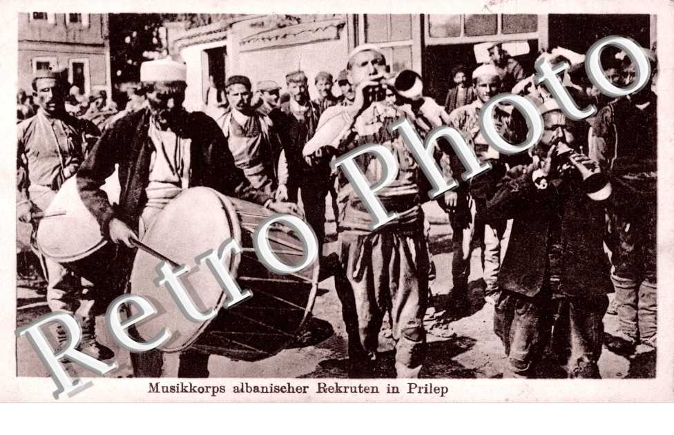 Musikkorps albanischer Rekruten