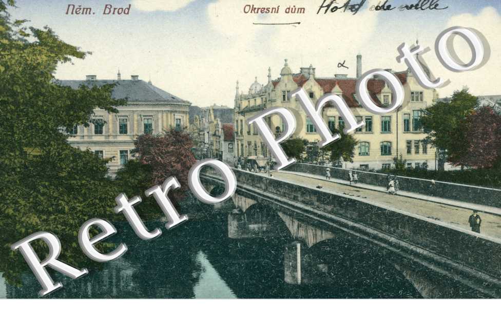 Nemecky Brod, Okresni dum
