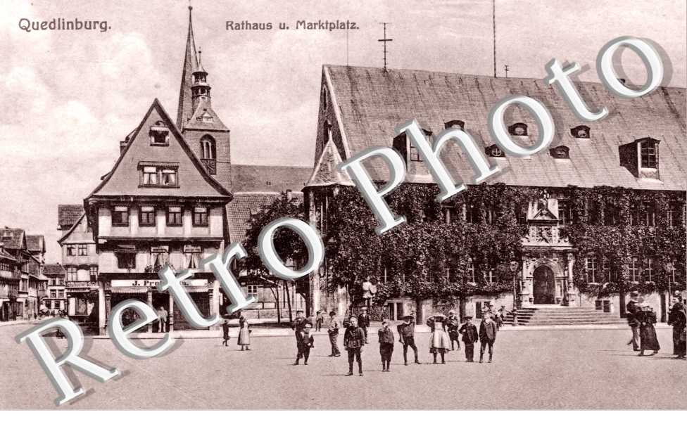 Rathaus u. Marktplatz