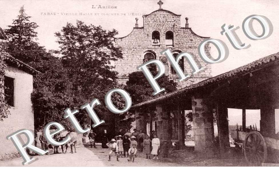Vieille Halle et Clocher de l'Eglise