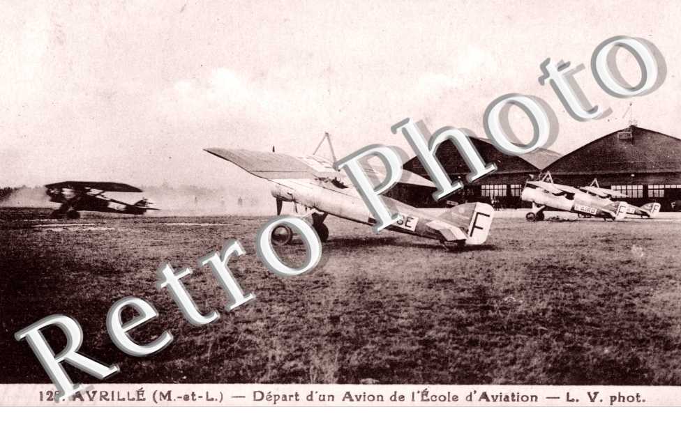 Depart d'un Avion de l'Ecole d'Aviation