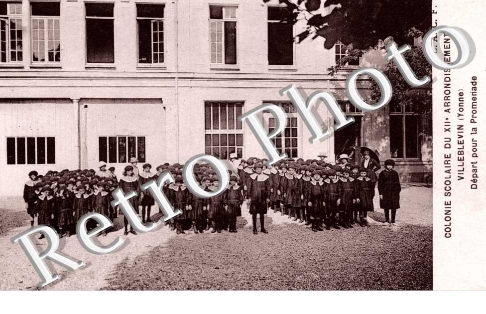 Colonie scolaire du 12eme arrondissement depart pour la promenade