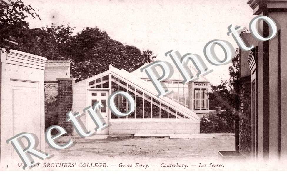 Marist Brothers' College, Grove Ferry, les Serres