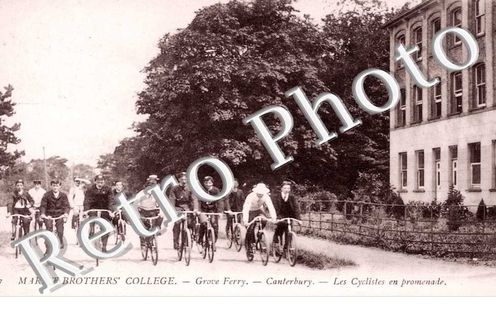 Marist Brothers' College, les Cyclistes en promenade