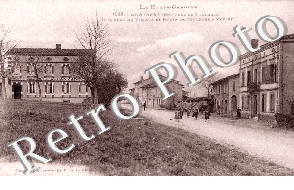 Interieur du village et route de Toulouse a Verfeil
