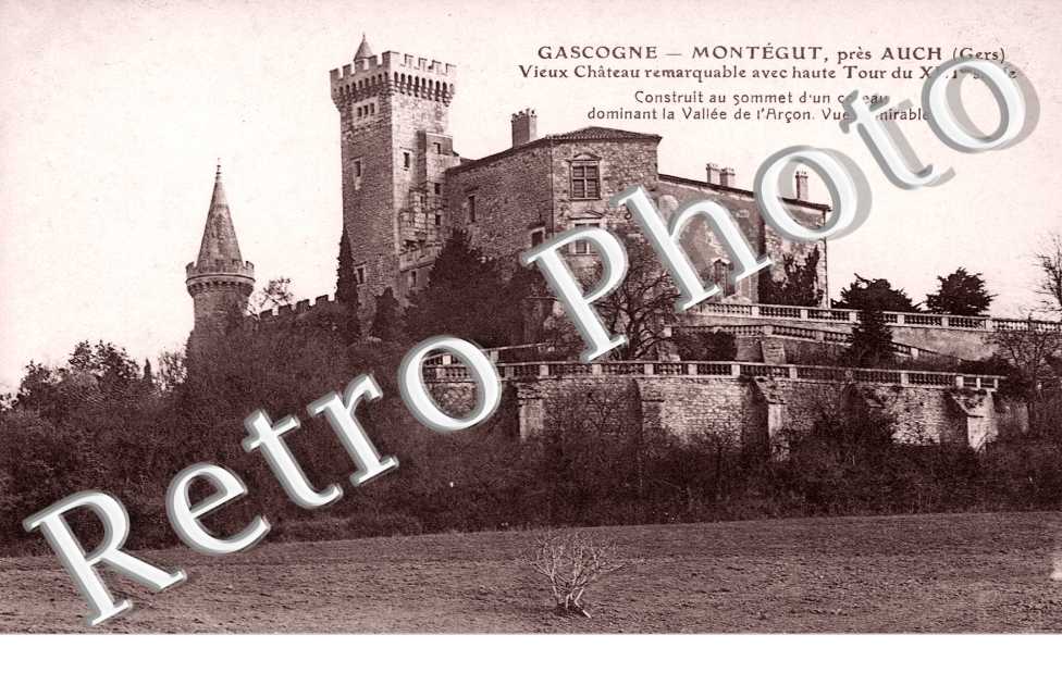 Vieux Chateau remarquable avec Haute Tour du XIIIeme siecle