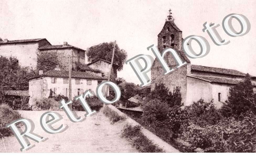Entree du Village et l'Eglise