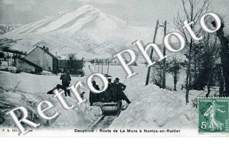 Route de La Mure a Nantes en Ratier