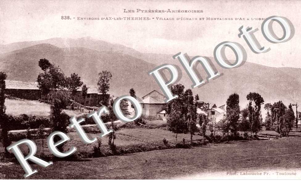 Village d'Ignaux et Montagnes d'Ax a l'Horizon