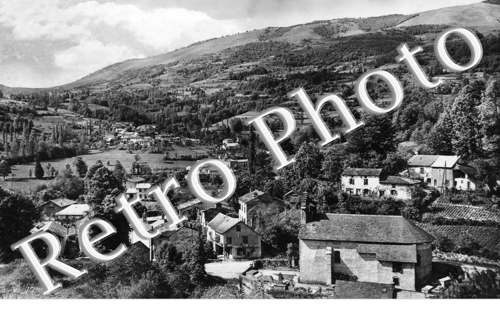 le Village et la Vallee de l'Arac