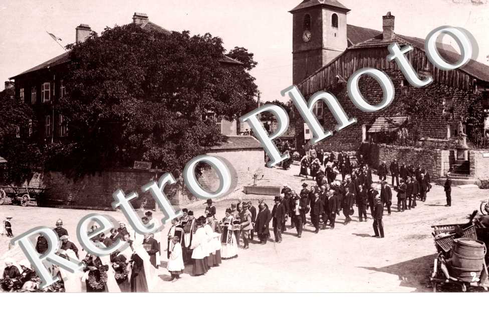 Cortege a la sortie de l'eglise
