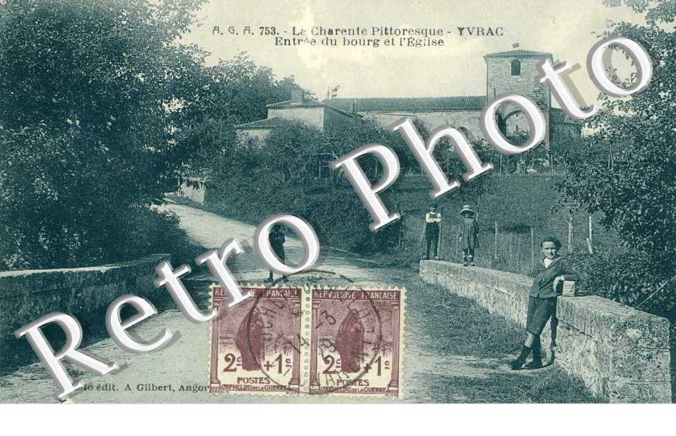 entree du bourg et l'Eglise