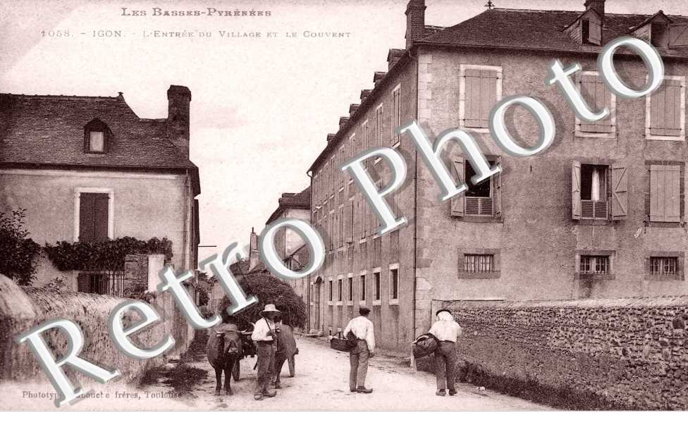 entree du village  et le Couvent