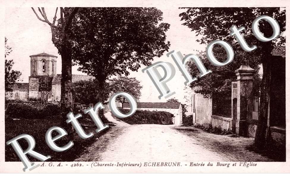 entree du bourg et l'Eglise