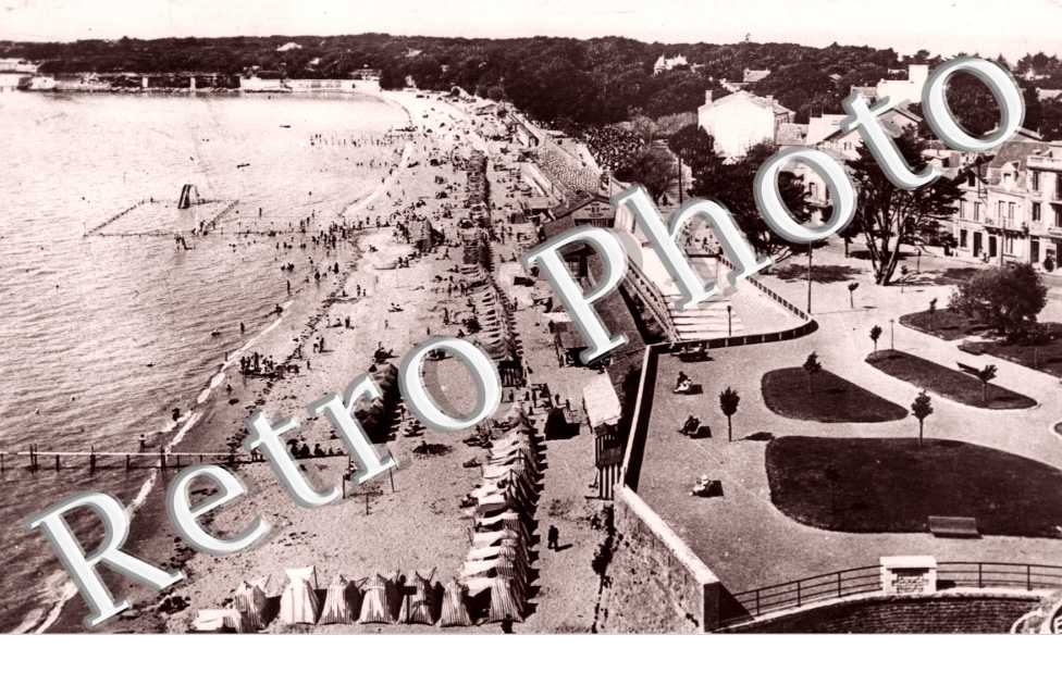 vue generale de la Plage  -annees 50