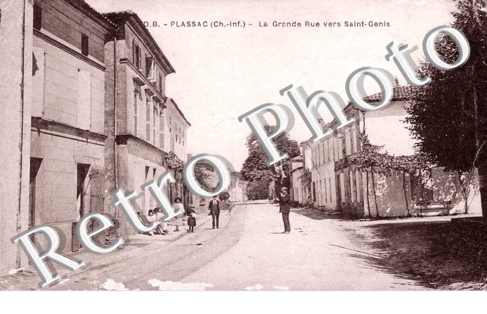 La Grande rue vers saint Genis