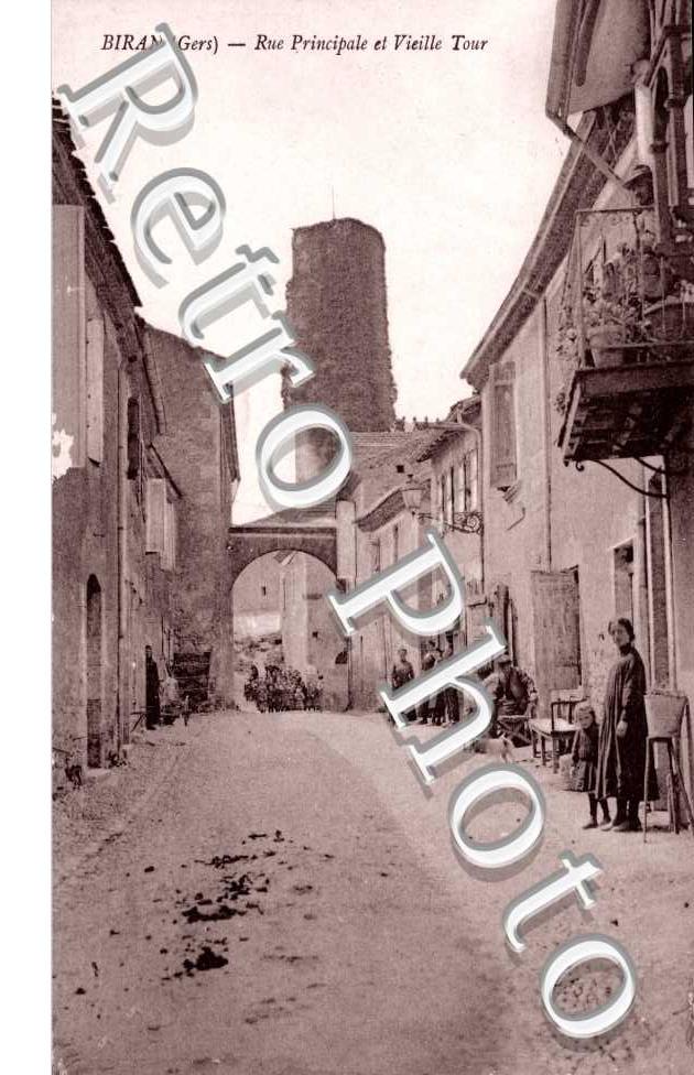 rue principale et Vieille Tour