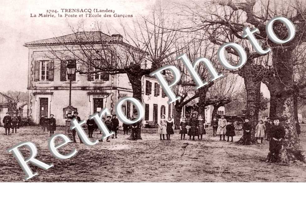 La Mairie, la Poste et l'Ecole des Garçons