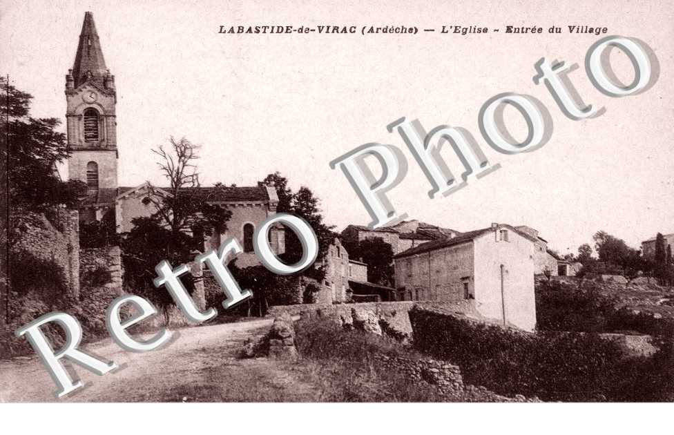 Eglise en Entree du Village