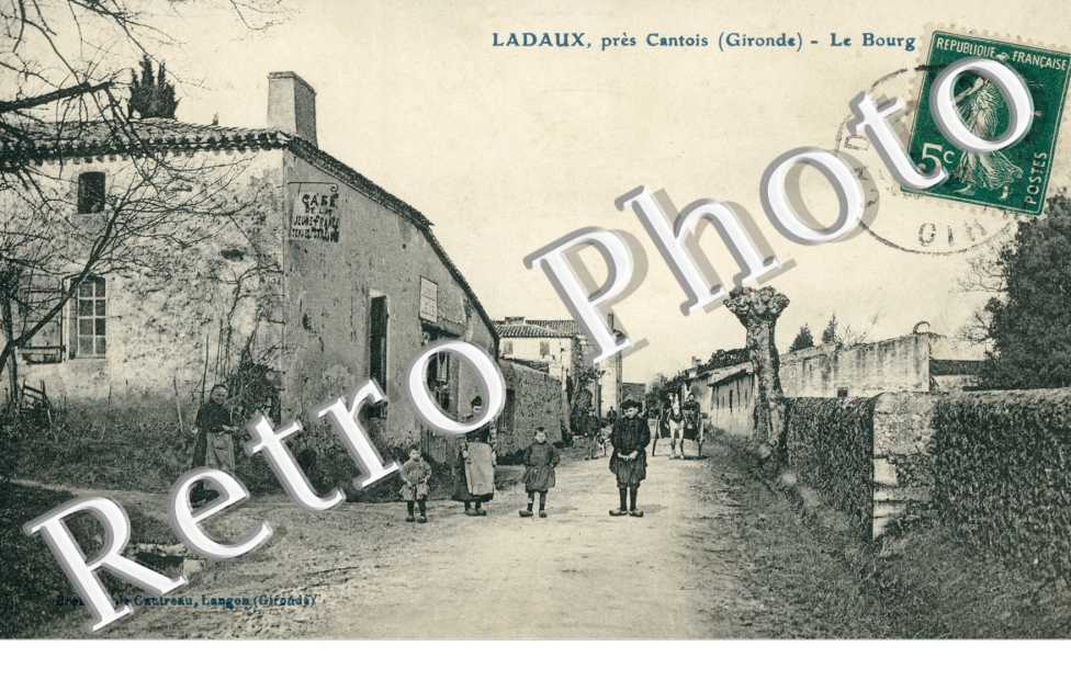 Bourg, vue interieure, le Cafe