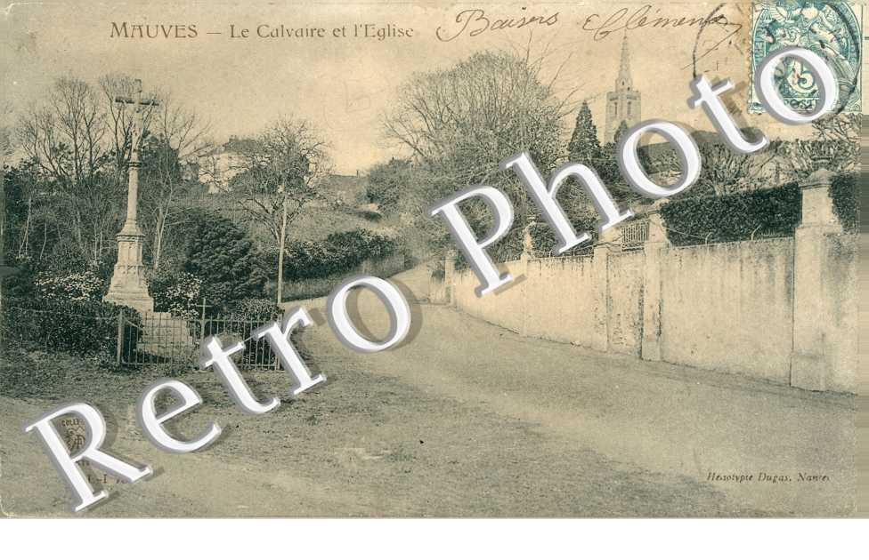 Le calvaire et l'Eglise