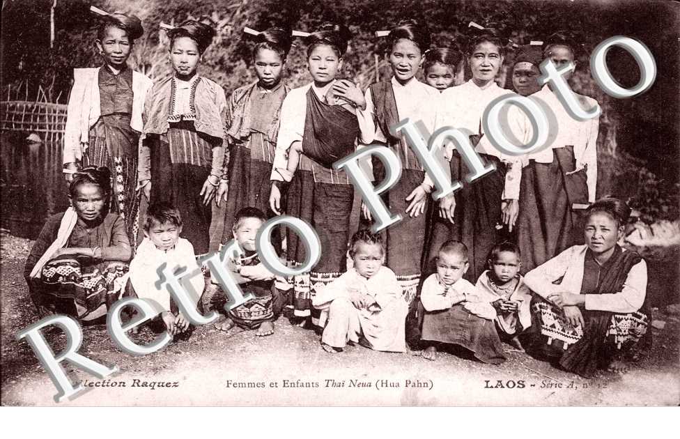 Femmes et Enfants Thai Neua