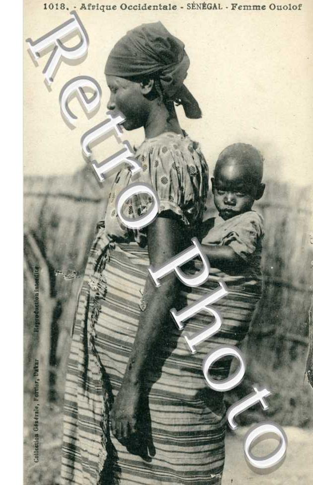 Femme Ouolof  et son enfant