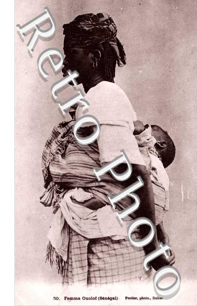 Femme Ouolof  et son enfant