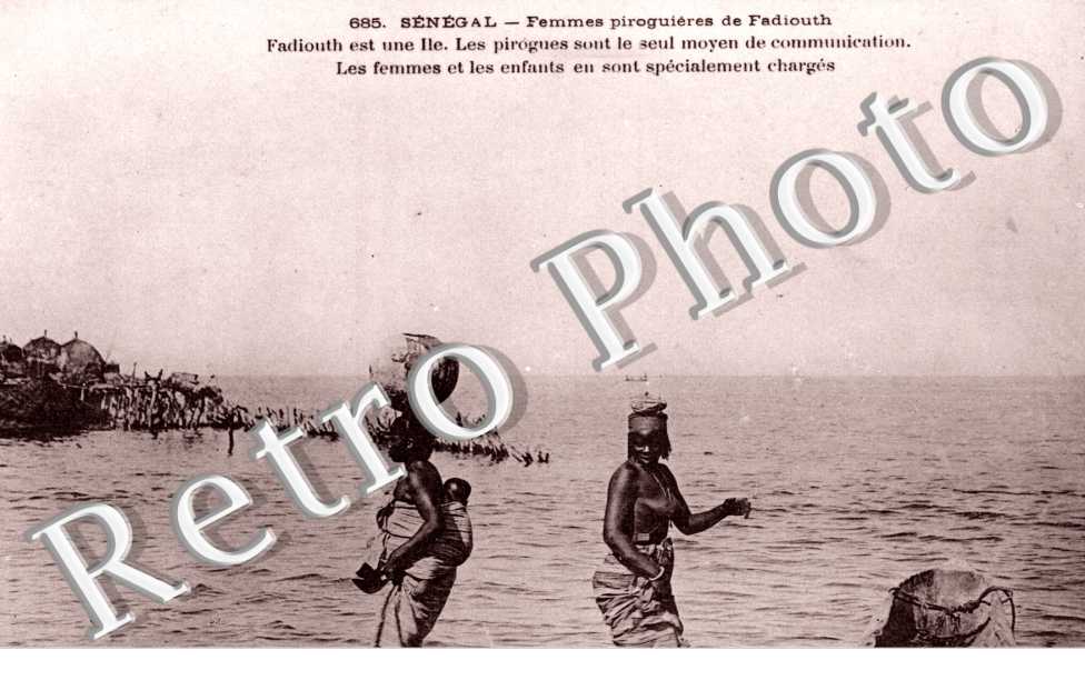 Femmes piroguieres de Fadiouth