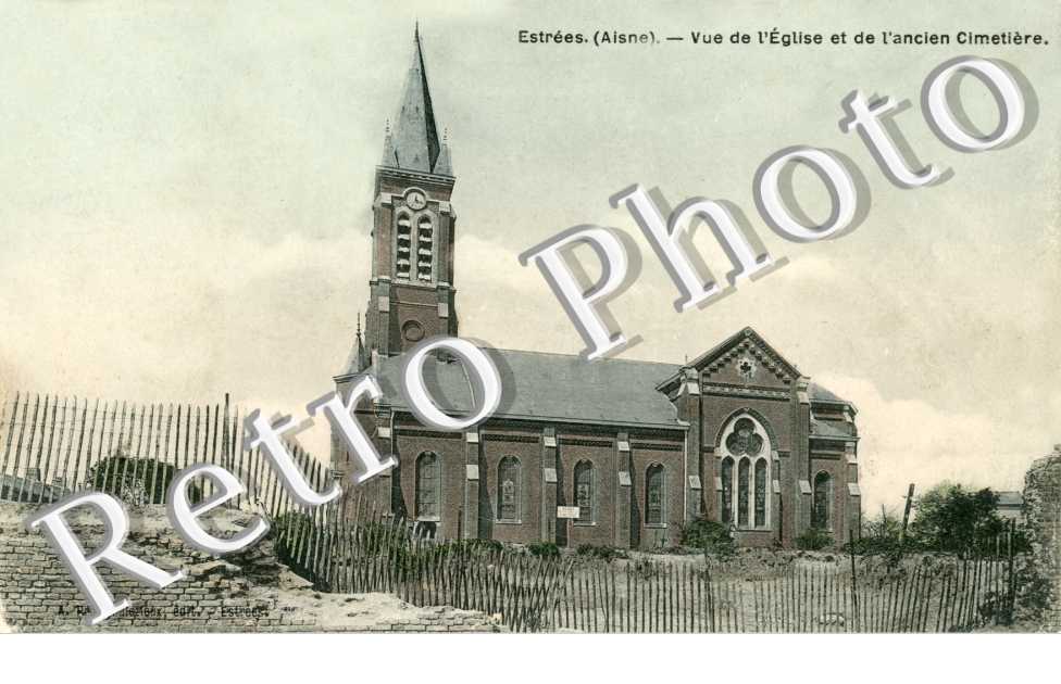 vue de l'eglise et de l'ancien cimetiere