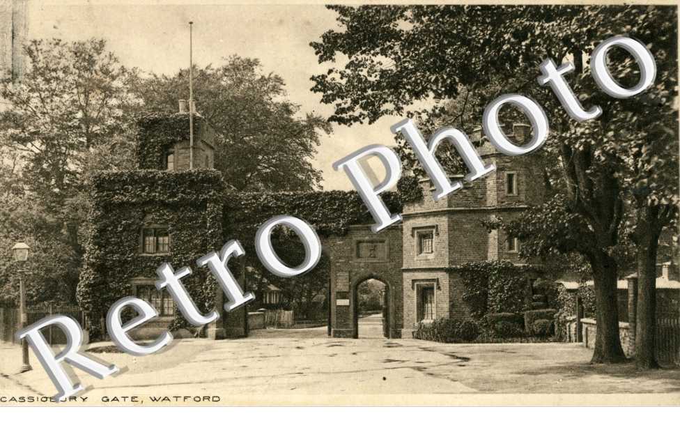 cassiobury Gate